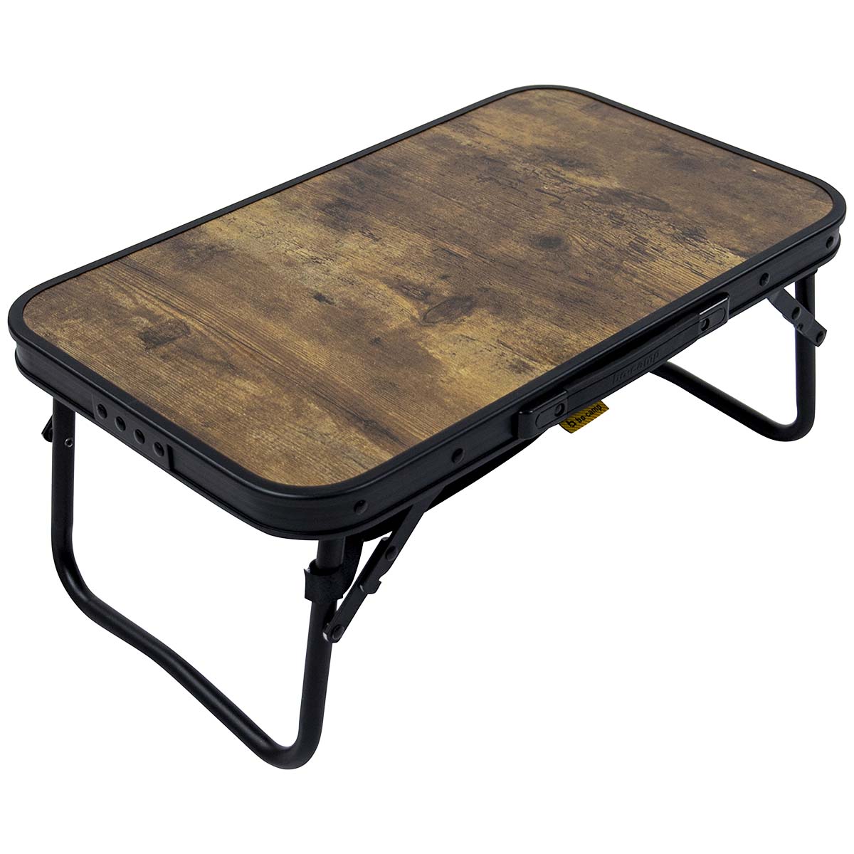 1404190 Een stijlvolle aluminium klaptafel met een industriële uitstraling en houtlook tafelblad. De tafel is zeer compact op te bergen door de klapbare poten. Bovendien is de tafel voorzien van een net onder het MDF tafelblad om spullen in op te bergen.